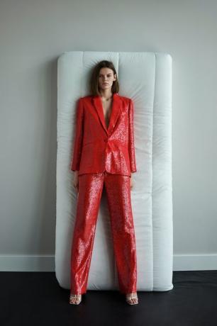 Rød paljetter Zara passer til Claudia Winkleman Strengt lanceringsshow