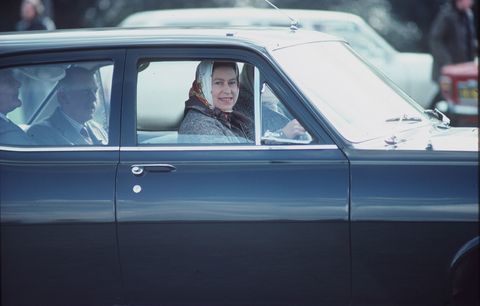 Dronning Elizabeth køre en Vauxhall