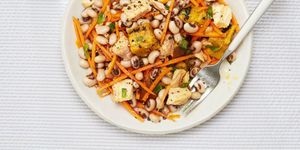 Sommer tun salat med søde kartofler og Basil - sund frokost Idéer